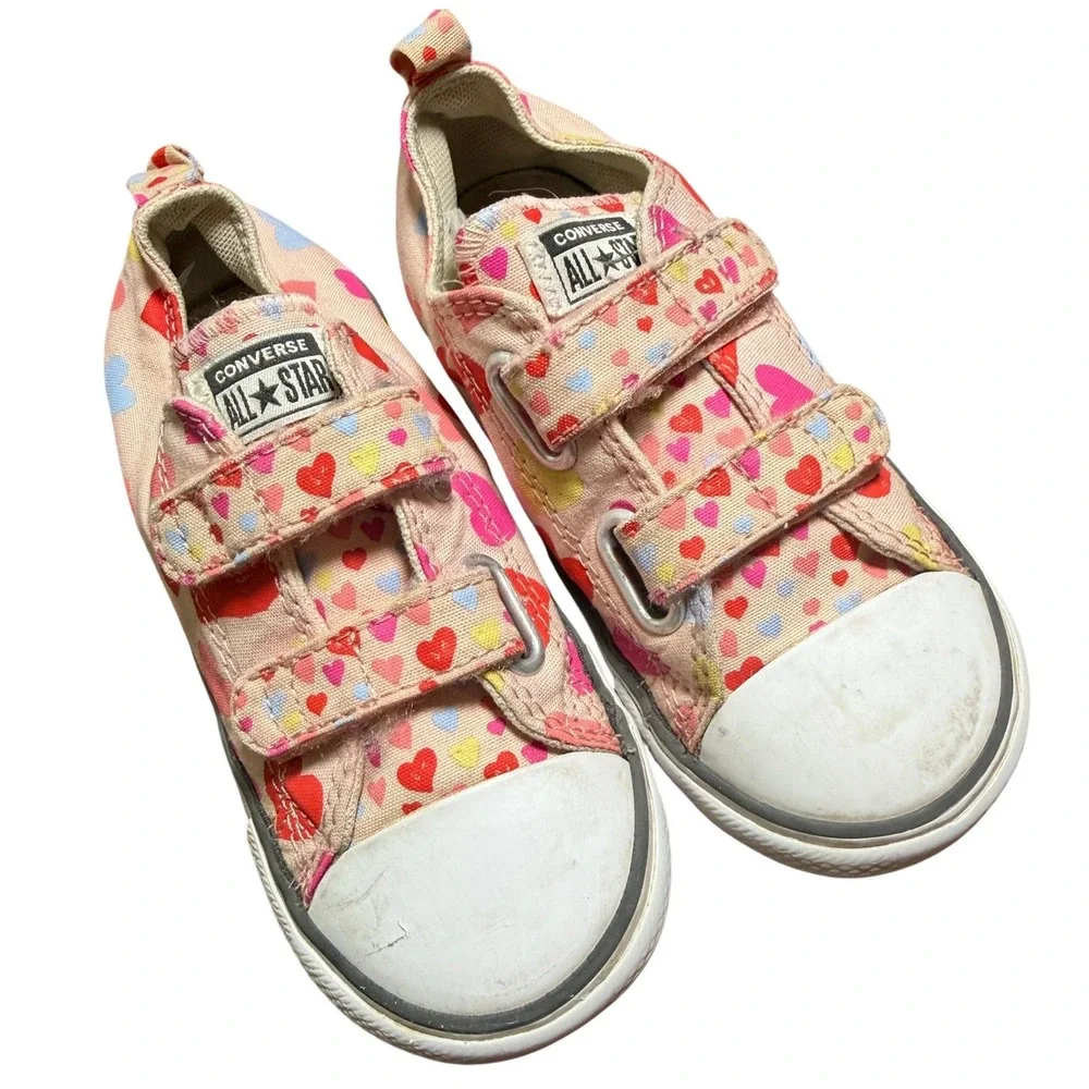 Converse Chuck Taylor Girls 10 Pink Heart Print Low Top Sneakers Casual School